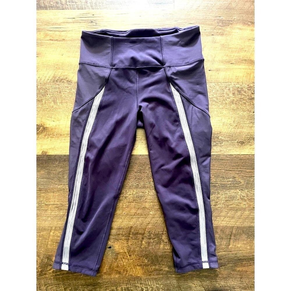 Lululemon Purple Athletic Leggings Capris Cropped‎ Pockets Womens 10 (23" Long)